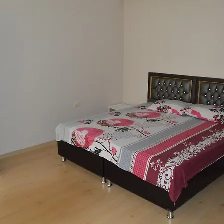 Akarat Apart 1 * ترابزون